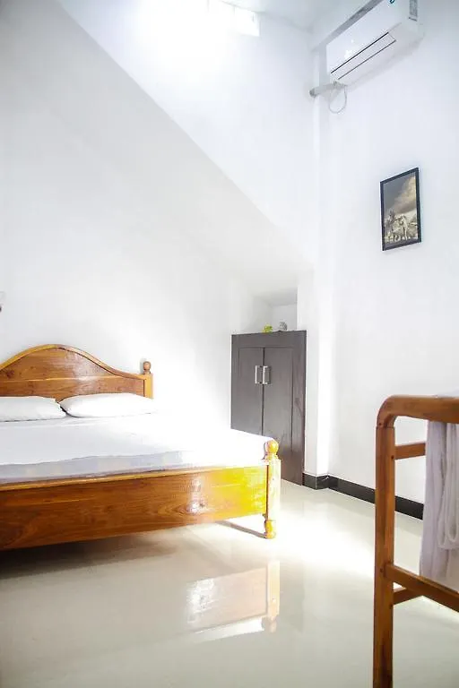 Yoho Aloe Vera Villa Negombo